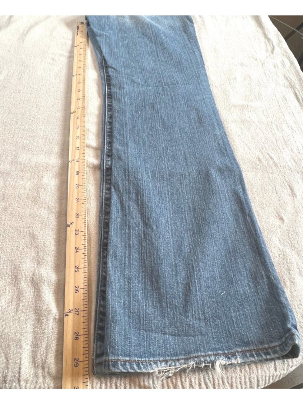 Gap Womens Jean Low Rise Boot Cut 8R Med Wash Stretch Frayed Pockets - Picture 3 of 6